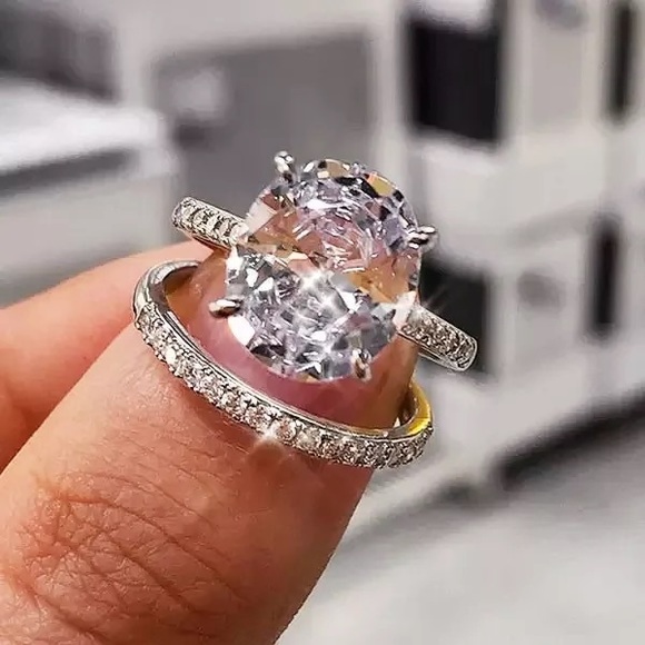 New Women’s 2pc Set 925 Silver Oval Diamond Ring - Picture 2 of 6